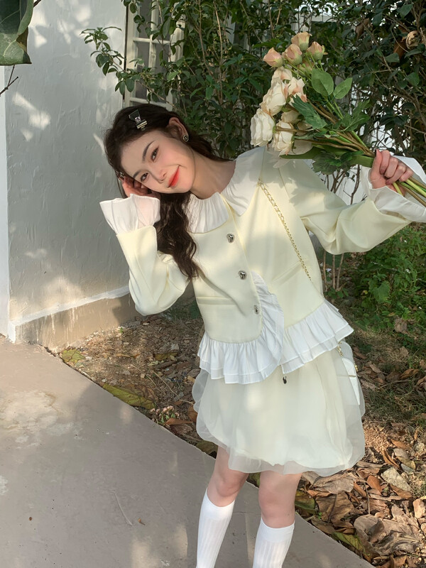 【FEI MAO】Xiaoxiangfeng blazer spring style Korean style stitching lotus leaf lace fried street short jacket Z-9060