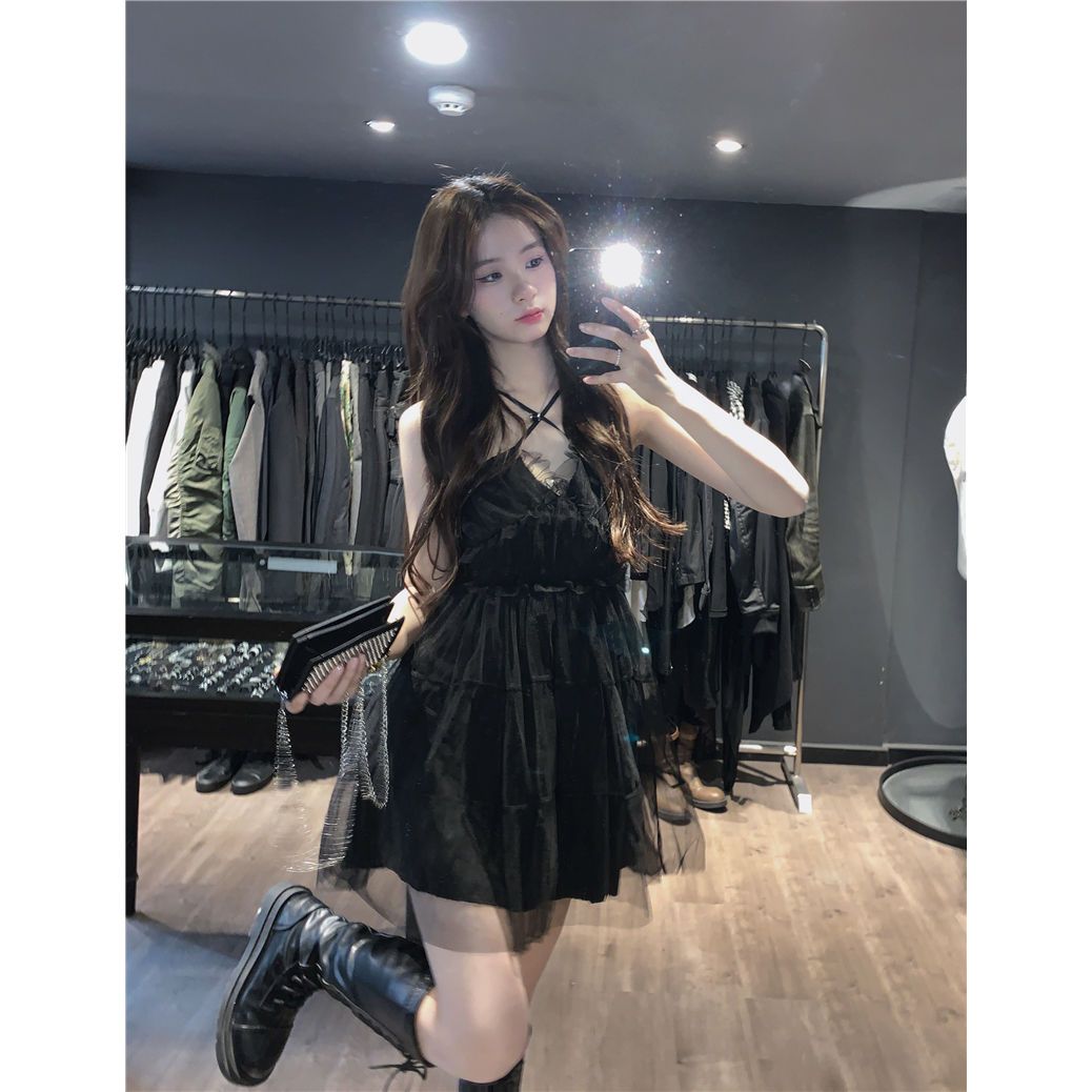 Black mesh v-neck suspender dress women's clothing 2023 summer new pure desire waist slim fluffy short skirt
