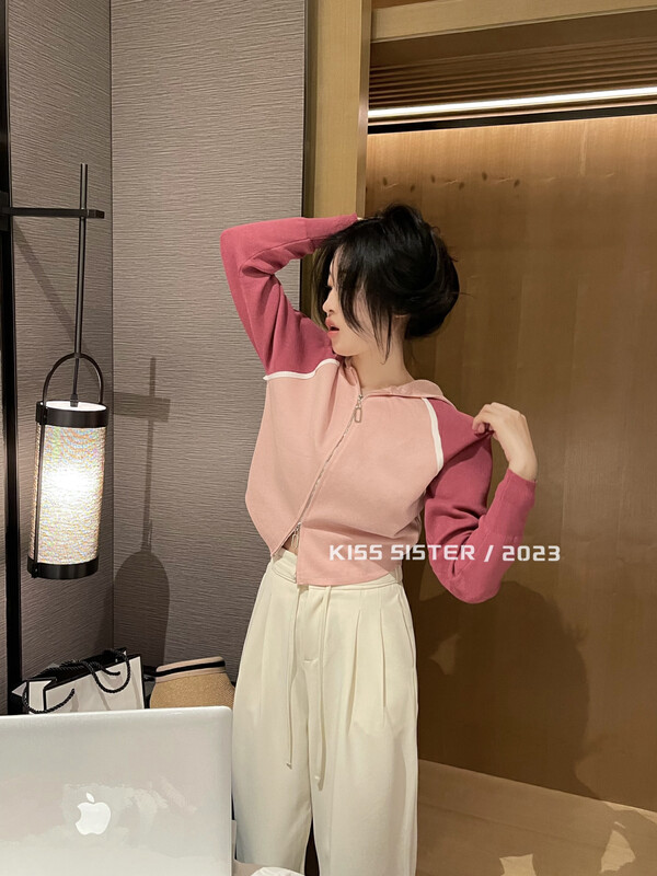 【KISS SISTER】Korean style casual color contrast design hooded zipper short knit sweater 23M8012# LSL
