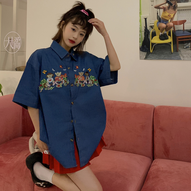 Real shot of Japanese vintage style bear embroidered denim short-sleeved shirt summer Hong Kong style couple outer tops and jackets