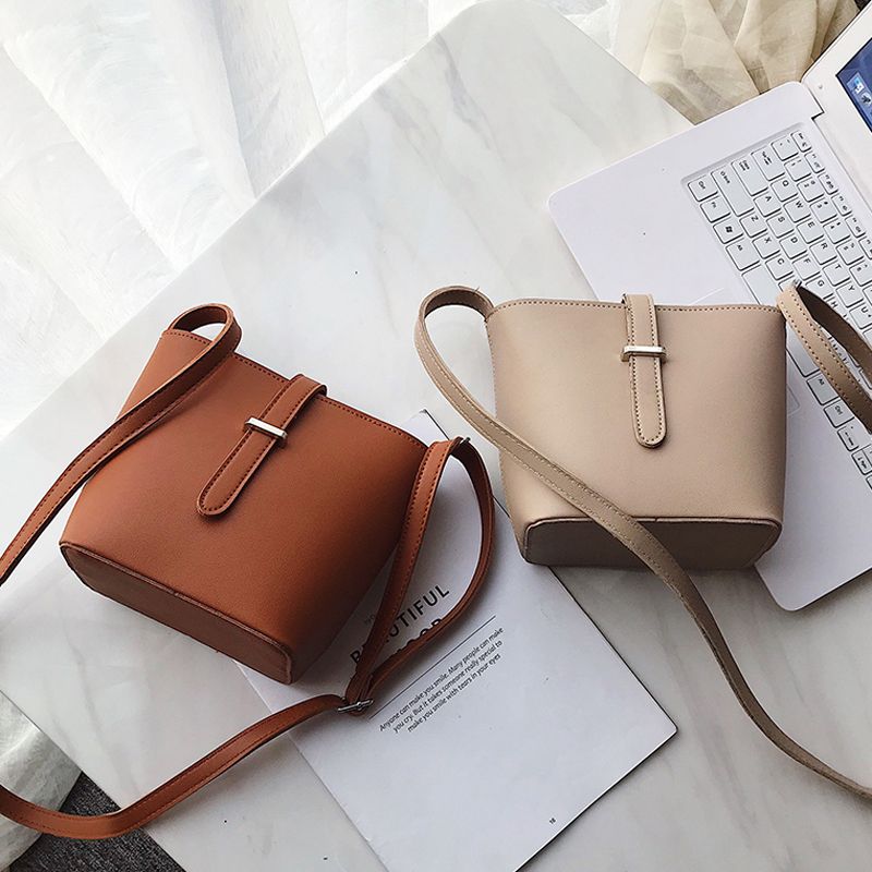 Net red bucket bag women 2021 new Korean version simple all-match shoulder bag chic fashion retro Messenger small bag
