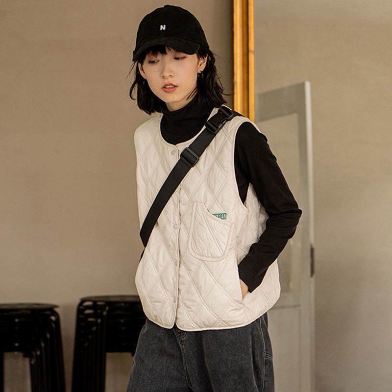 2023 autumn and winter women's 2023 autumn and winter down cotton vest with Japanese style wear and rhombus padded vest with solid color short vest