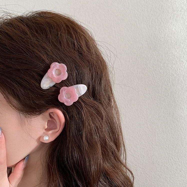 Simple temperament side clip cute flower trumpet bangs hair clip female net red 2023 new side clip bb clip headdress