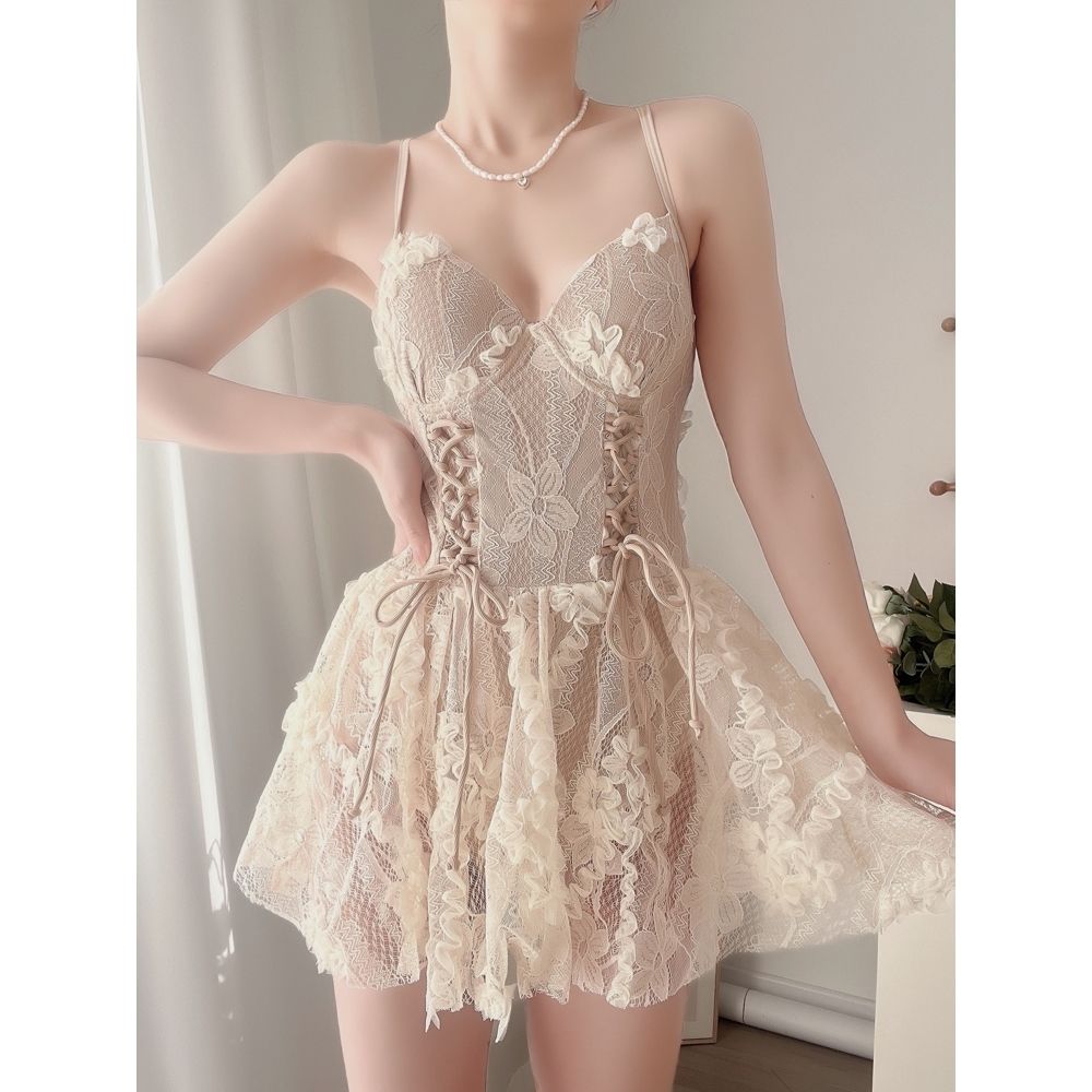 2023 new net red Siamese one-piece French hot spring vacation fairy Fan ins temperament cover belly slimming swimsuit female