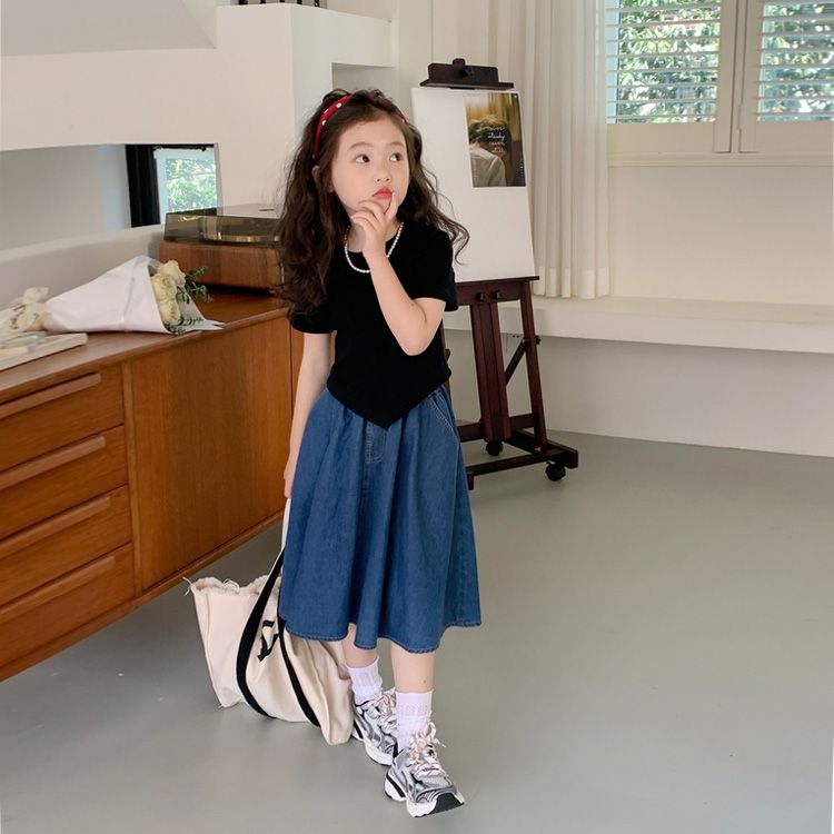 Girls summer suit 2023 new Korean version of foreign style fashionable short-sleeved denim skirt little girl fried street two-piece trend