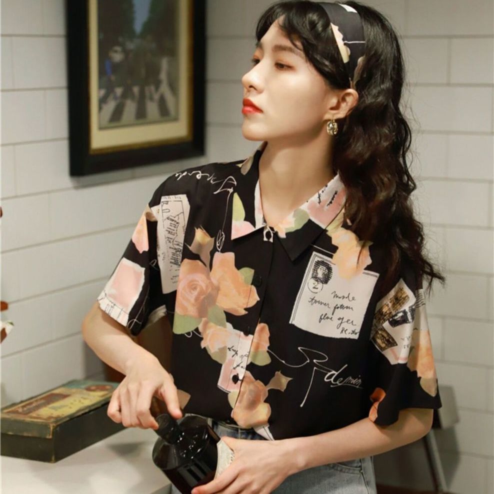 Black short-sleeved printed shirt women's loose letter design sense niche retro Hong Kong style 2021 summer new top