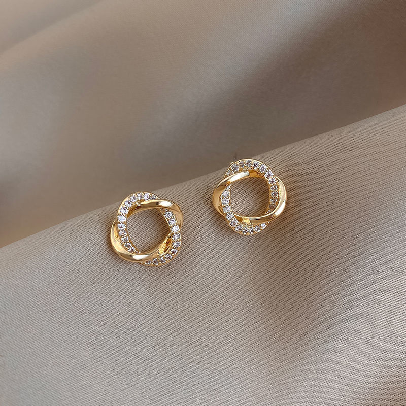 Temperament Distorted Cross Earrings Women's 2020 New Fashion 925 Silver Needle Stud Earrings Net Red Small Personalized Ear Jewelry