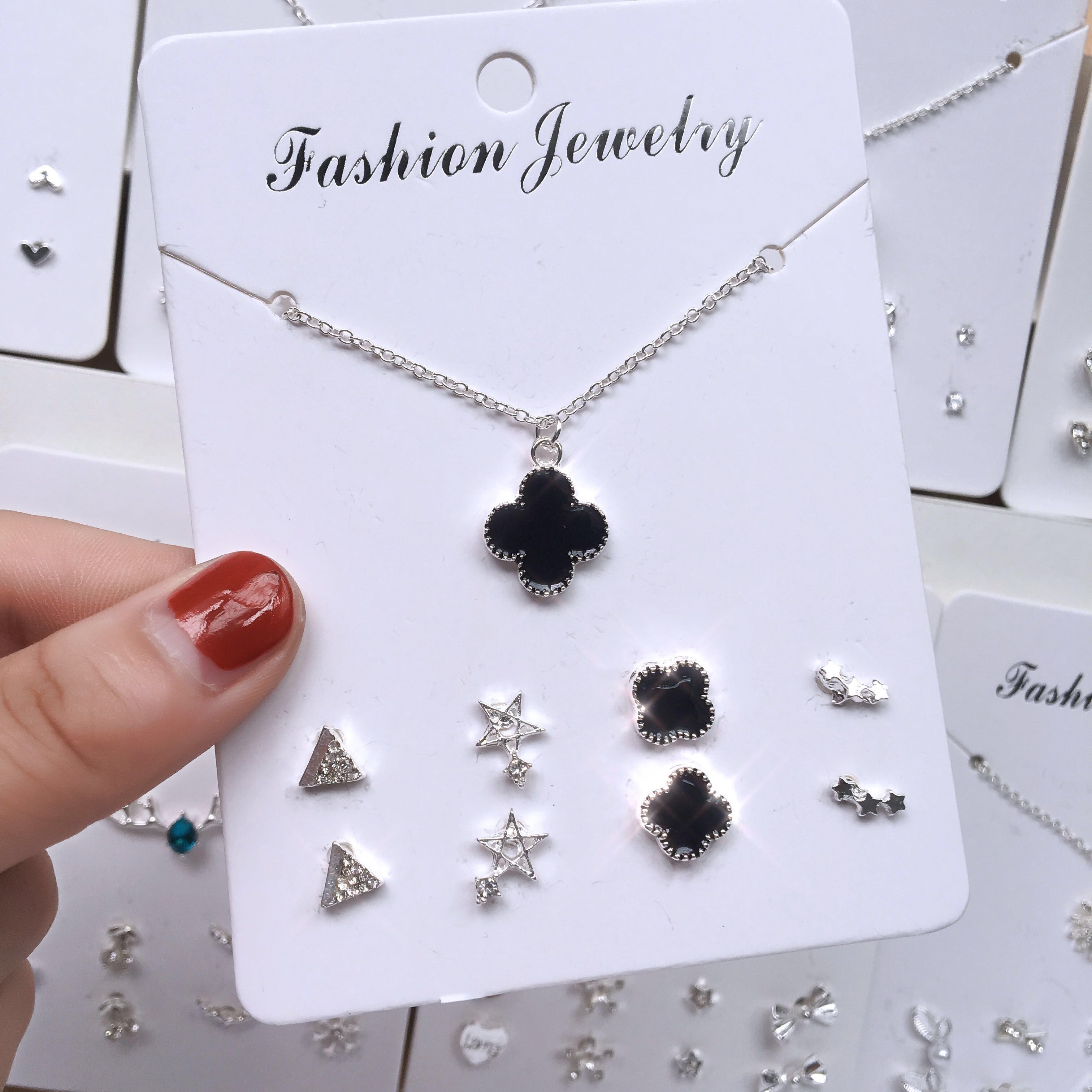 【Necklace and earrings combination】Internet celebrity female student Korean version clavicle chain simple personality earrings pendant combination set