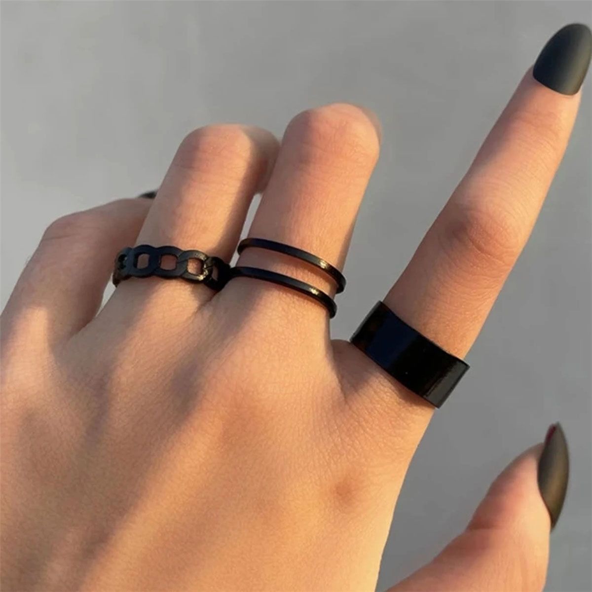 Black dark retro Hong Kong style three-piece set index finger knuckle ring female fashion personality niche indifferent wind accessories tide