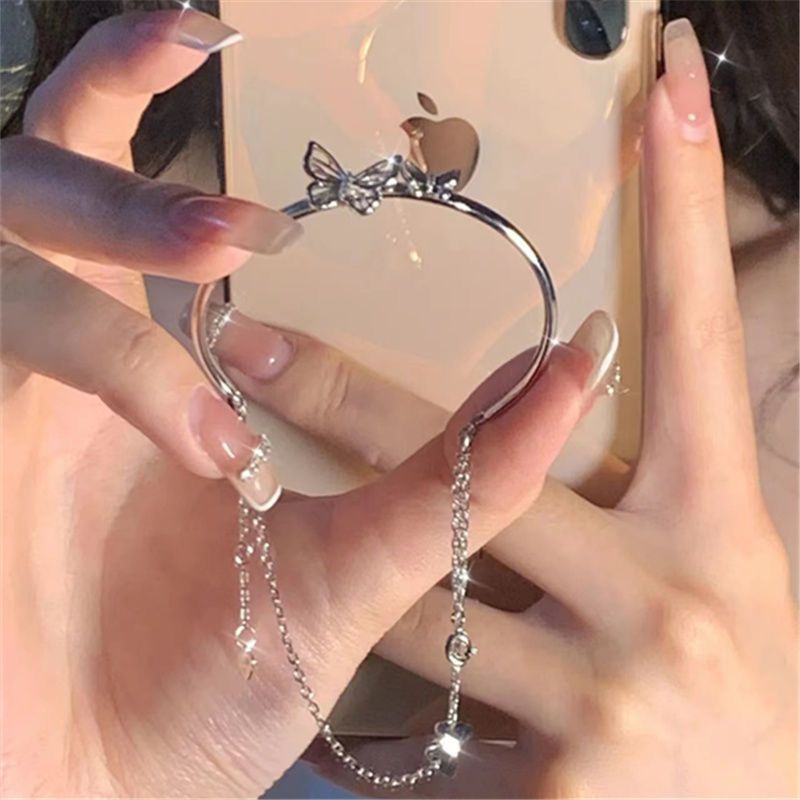 Ins wind fairy temperament butterfly bracelet female new niche design half bracelet half chain tassel boudoir honey bracelet bracelet