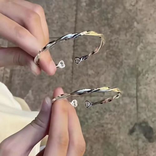 Mobius bracelet ins high-value student female models simple and cold wind senior girlfriends couple bracelet pair