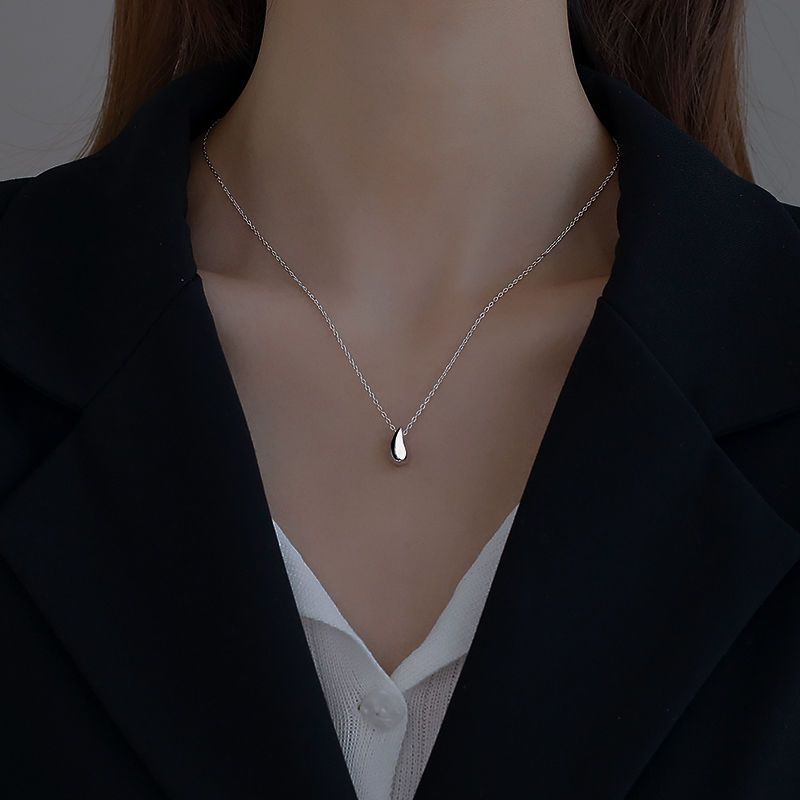 Water drop necklace women's niche design clavicle chain 2021 new clavicle chain women's sterling silver simple temperament all-match