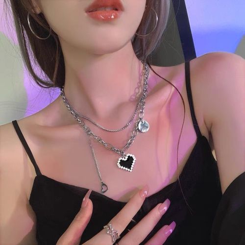 Light luxury niche design double stacked black heart necklace female all-match simple letter pendant hip-hop clavicle chain