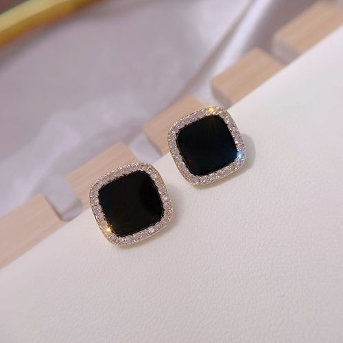 Atmospheric black earrings women's simple temperament Korean style fashion personality small and cold style geometric button earrings earrings
