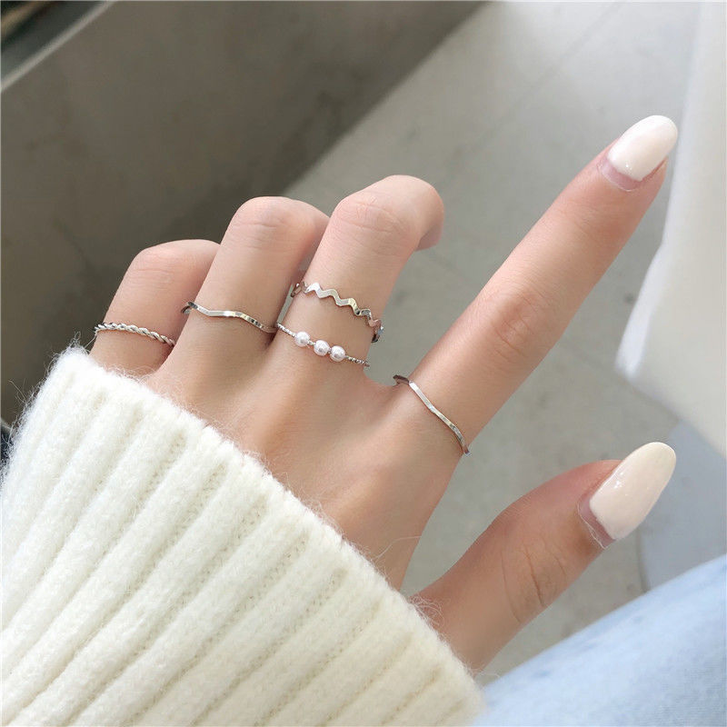 Ins Japanese and Korean simple wavy ring personality ring niche design sense temperament net red tail ring set female