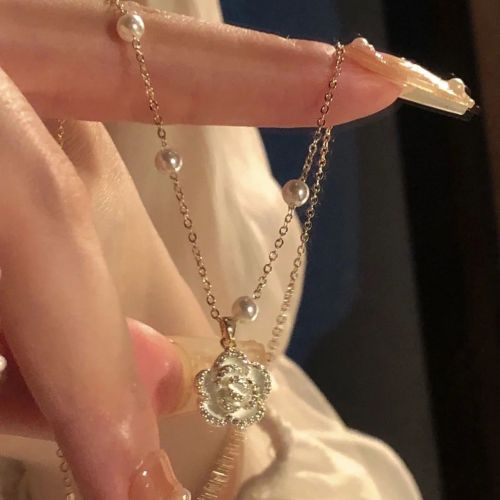 Xiaohongshu Same Style First Love Camellia Flower Necklace Female Retro Pearl Clavicle Chain Niche Jewelry High-value Accessories