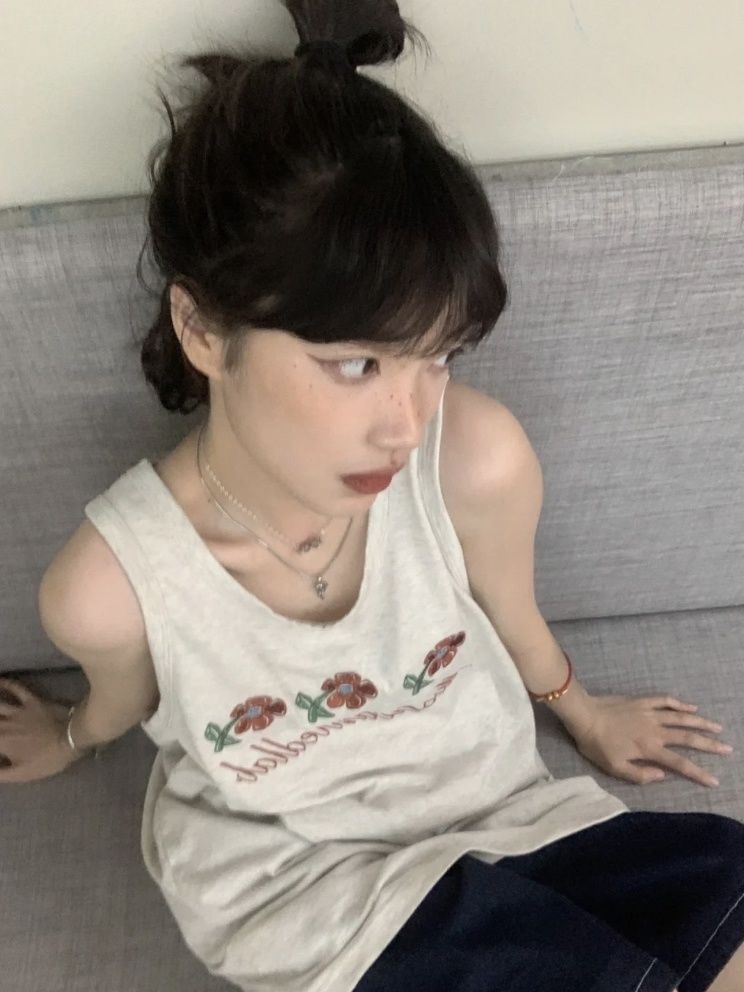 2023 new net red floret camisole outer wear Korean version loose all-match sleeveless T-shirt student top ins