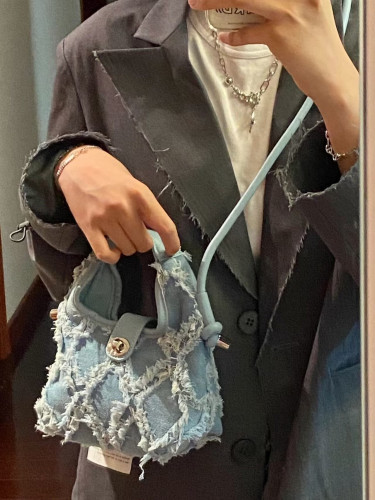 Niche design bag women's summer 2023 new high-grade texture handbag versatile fashion denim tassel messenger bag