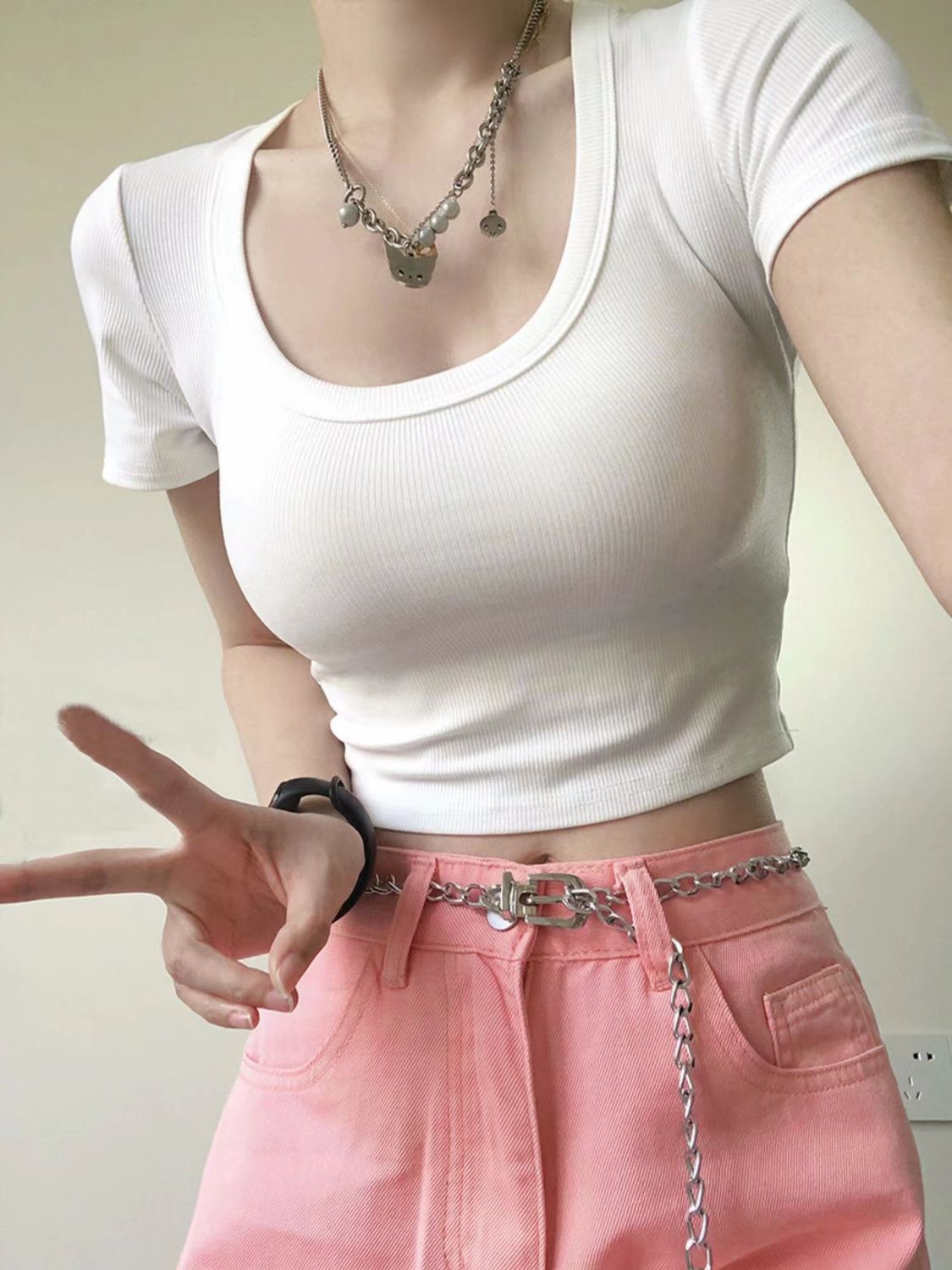 American-style white front shoulder U-neck short-sleeved t-shirt women's summer pure desire wind self-cultivation thin all-match short hot girl top