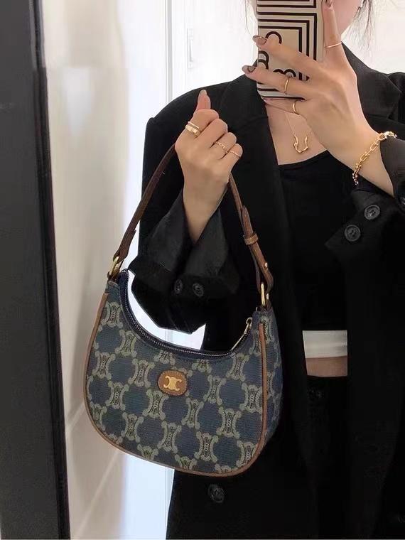 High-quality textured Arc de Triomphe lisa with the same style of underarm bag 2023 new trendy niche design casual shoulder Messenger bag