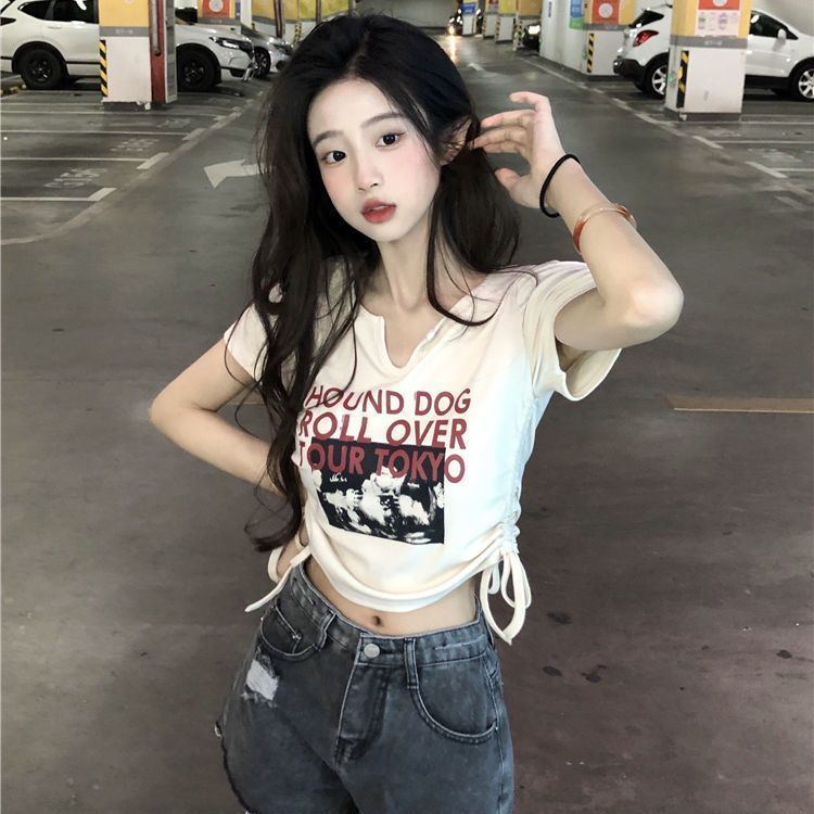 Pure desire wind shoulder short-sleeved T-shirt female 2023 summer niche design sense drawstring slim short top hot girl ins