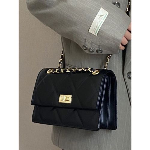 Lingge chain bag women's 2022 autumn and winter new trendy fashion small square bag Korean all-match Messenger bag temperament small bag