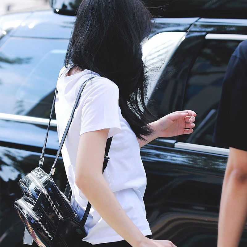 yami self-made Korean niche design sense nieeh shoulder bag Jennie same style bright mirror patent leather female black ROSE