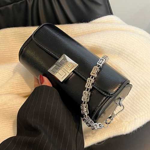 French niche chain armpit bag women's  spring and summer new high-end baguette bag fashion all-match Messenger bag