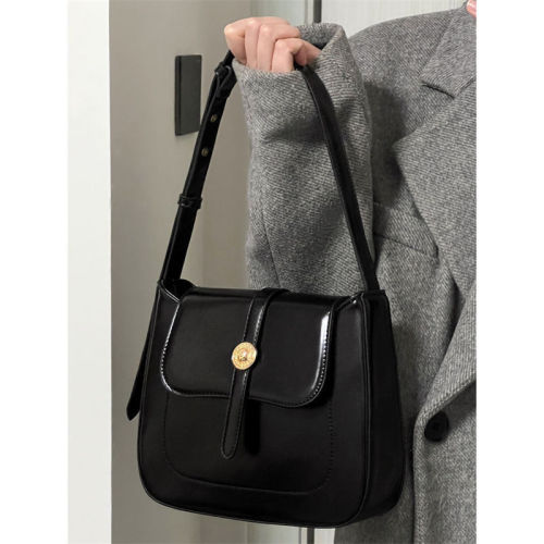 Korean black bag 2023 new middle-aged bag vintage retro shoulder bag college students class underarm bag