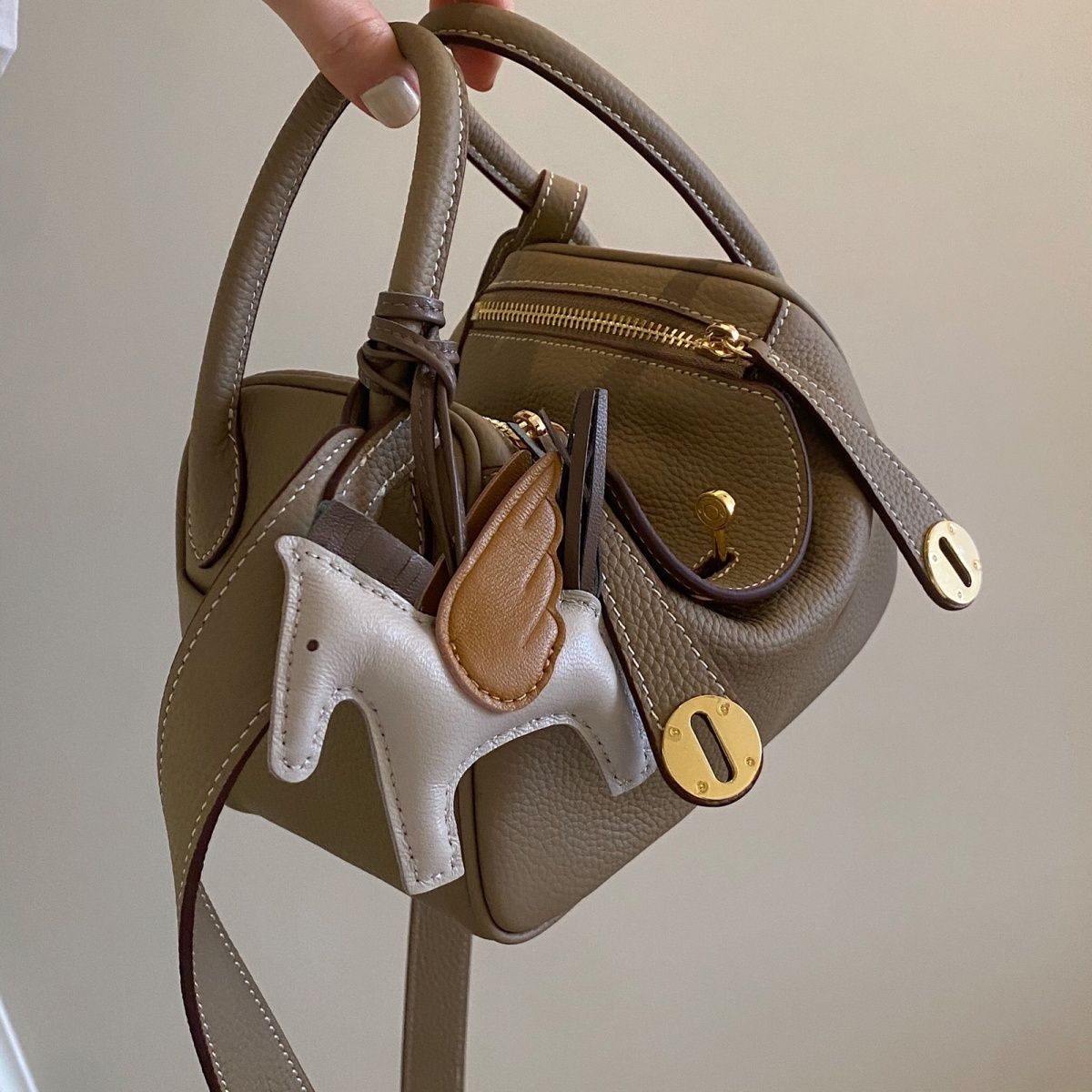 2023 New Doctor Bag Lindy One Shoulder Portable Messenger Fashion Trend Pillow Universal Women's Bag
