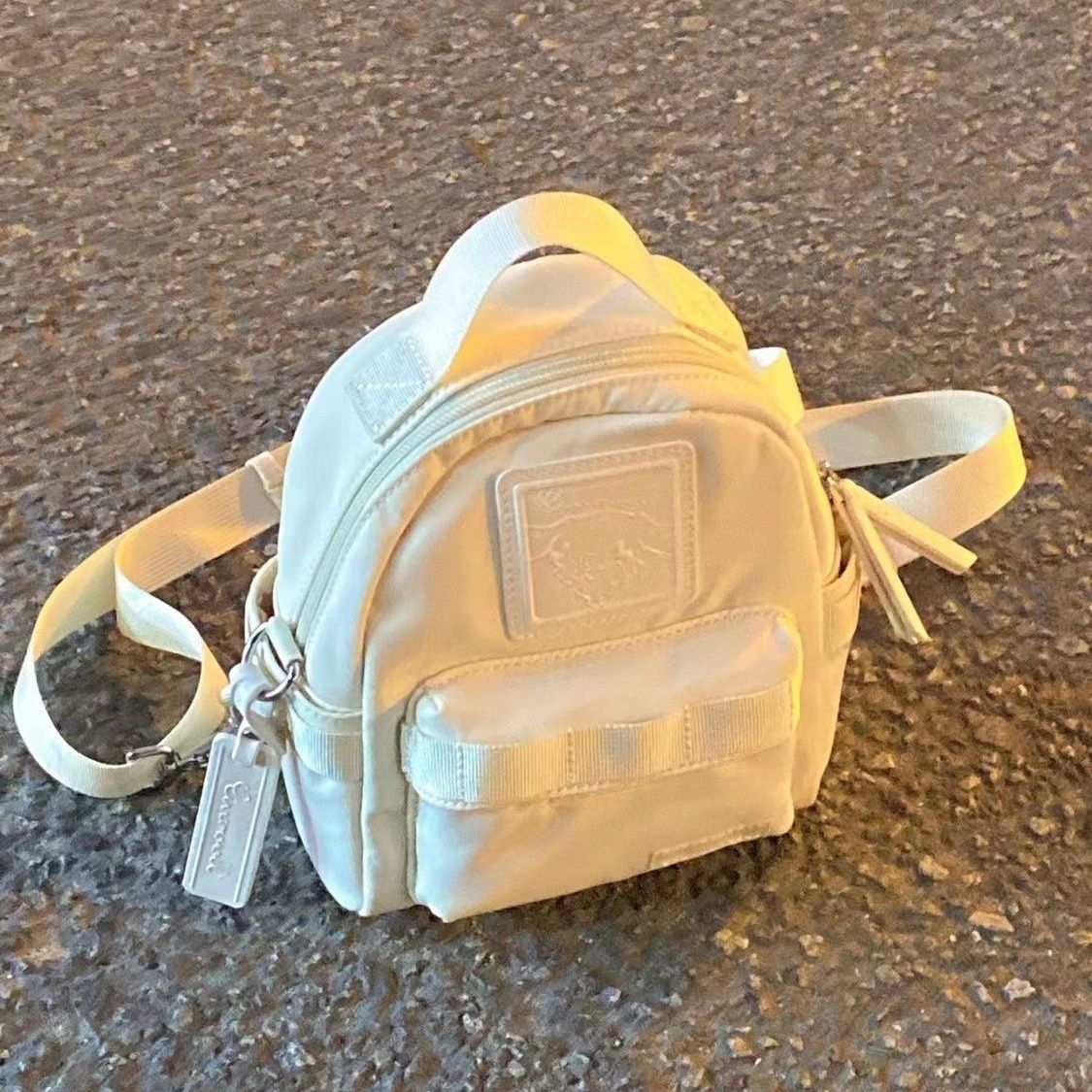 Small and cute shoulder bag female 2023 new casual exquisite small milk bag backpack student commuting small school bag