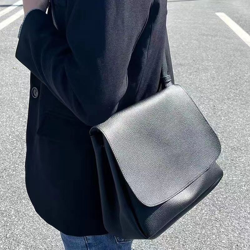 Women's bags 2023 new large-capacity class college students high-value ins all-match postman Messenger Bag