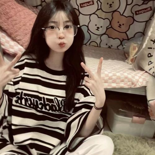 American retro letter stripe Harajuku BF style printed short-sleeved t-shirt female INS summer Korean version of the student's all-match top