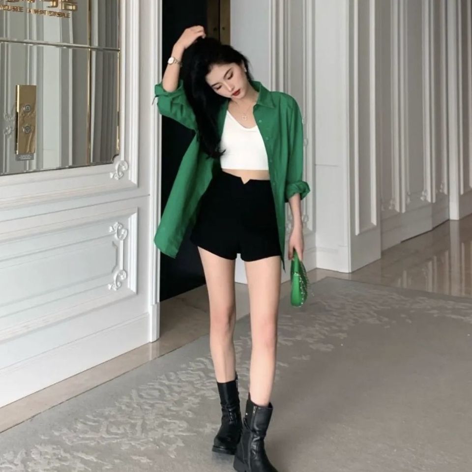 Spring new Hong Kong style retro niche trendy green white temperament shirt layered with inner top