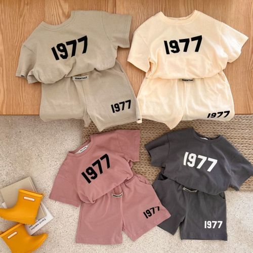Summer children's suits, sisters and brothers, round neck casual short-sleeved trendy boys and girls summer fried street solid color suits