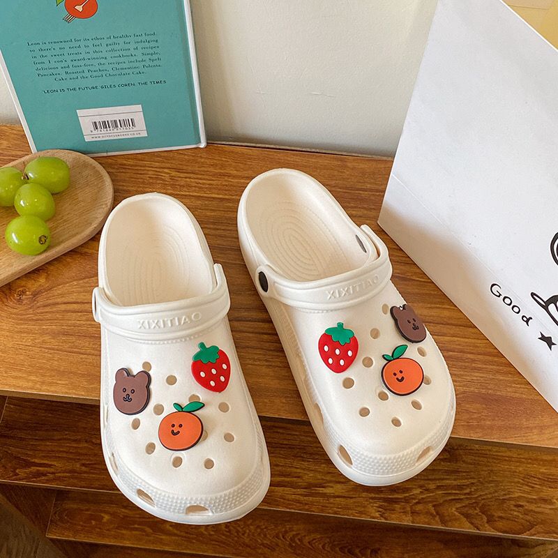 Nurse hole shoes female ins tide summer wear non-slip thick bottom student cute Baotou beach sandals and slippers female