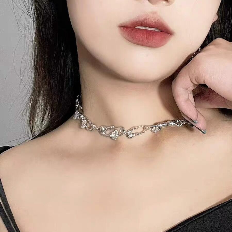 Pin Necklace Female Ins Light Luxury Niche Original Design Sense Stitching Advanced Personality Love Necklace Clavicle Chain