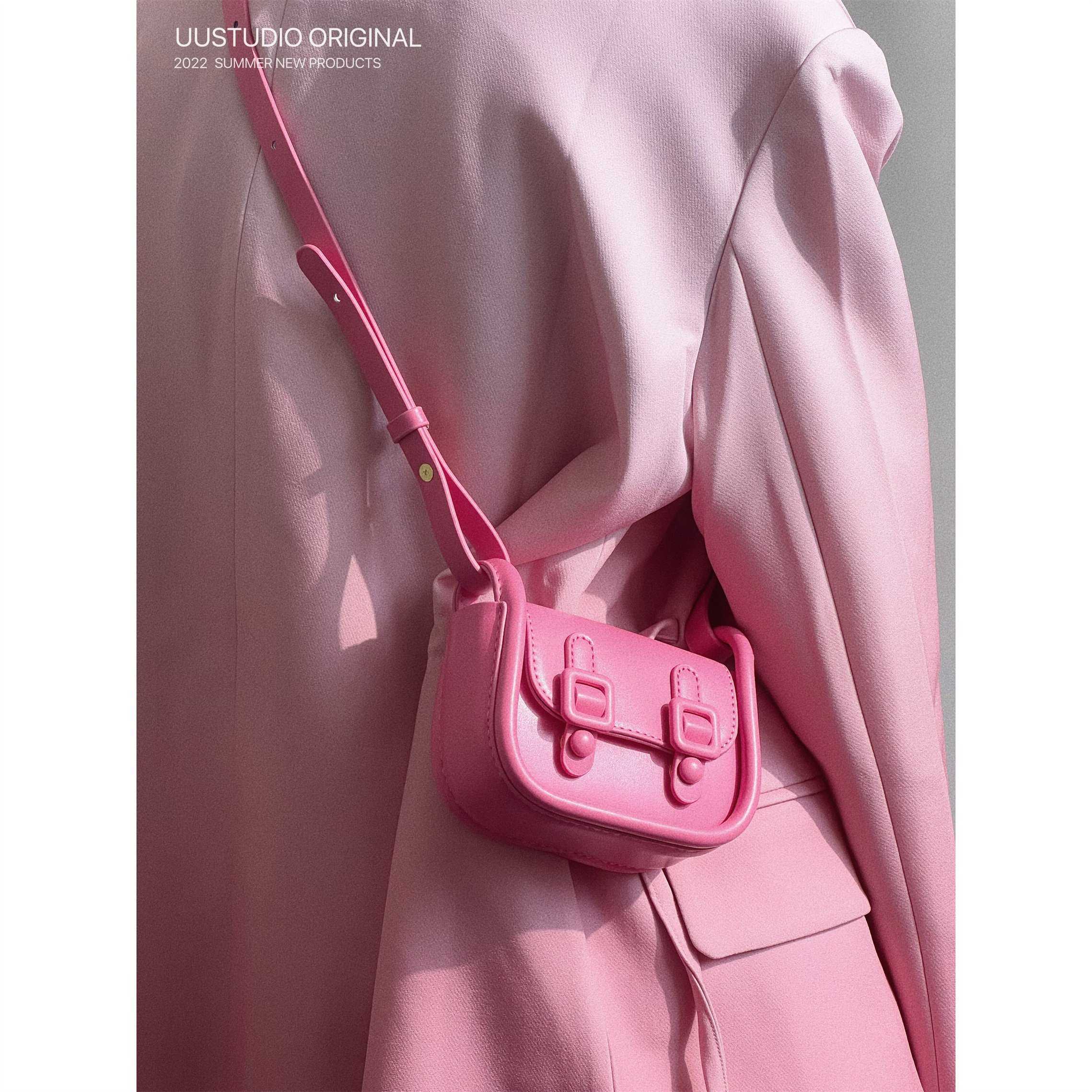 uustudio niche design high-end bag pink girl hot girl messenger mini earphone lipstick bag