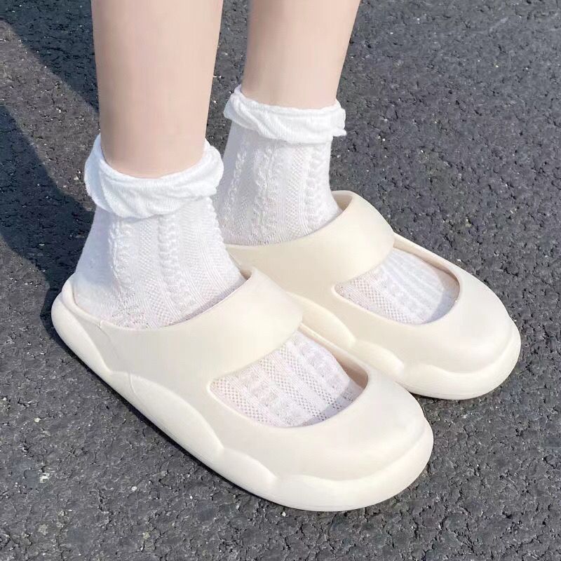 Korean version of retro fashion princess wind slippers women spring and summer wear non-slip students cute Baotou sandals and slippers beach shoes