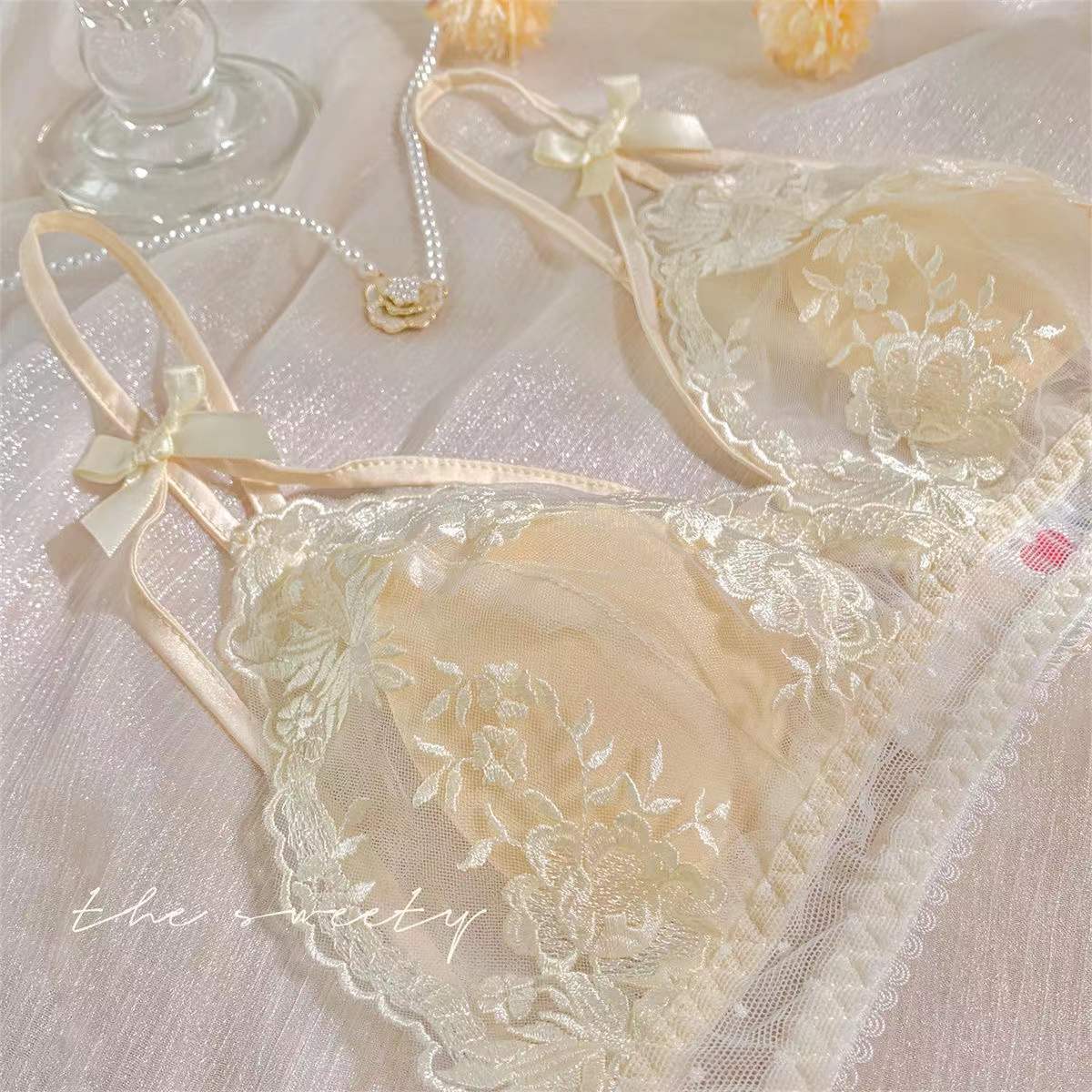 Spring Flower Feast ~ Underwear Women's New 2023 Explosive Style Small Bust Sexy Pure Desire Ultra Thin Big Bust Shows Small Breast Summer