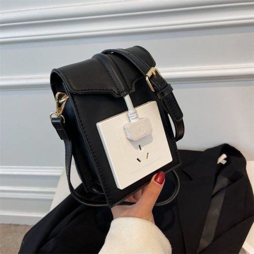 New bag women's 2022 hot style fashion hit color single shoulder Messenger bag personality switch socket design mobile phone bag