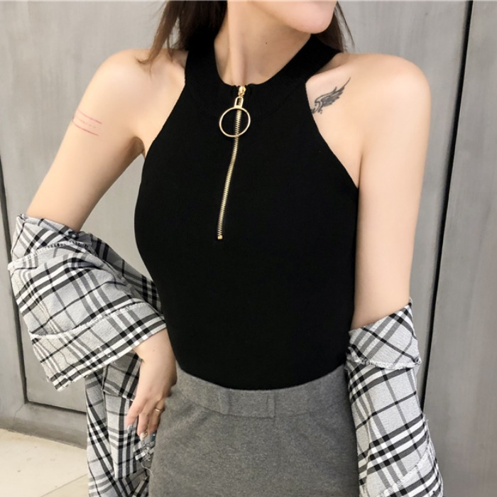Summer off-strap vest women wear black suspenders on the outside with a sense of Hong Kong style retro self-cultivation student bottoming shirt