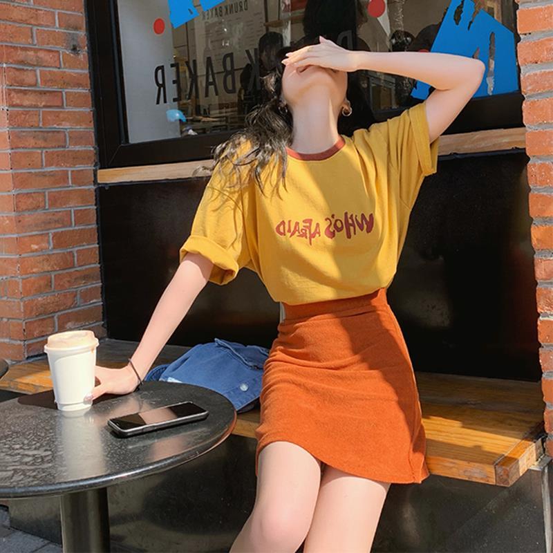 2022 new style small female casual fashion foreign style age reduction sweet t-shirt two-piece suit skirt design sense niche
