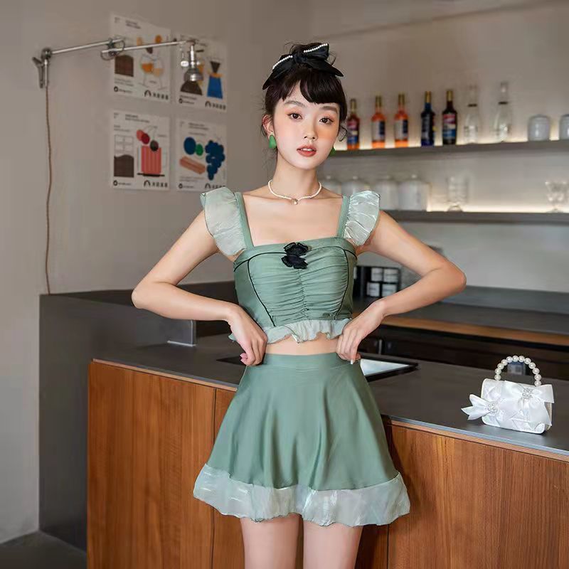 2022 new two-piece swimsuit women's conservative cover the flesh and look thin cute fashion Japanese style hot spring super fairy ins Sen style