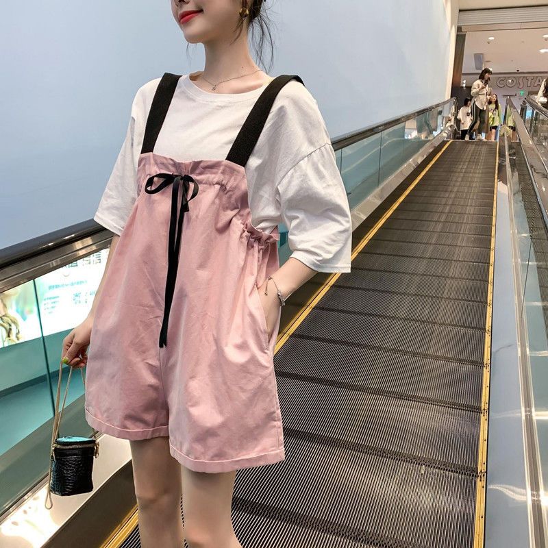 Summer new female students Korean version of the small fat loose thin all-match foreign style suspenders shorts two-piece set
