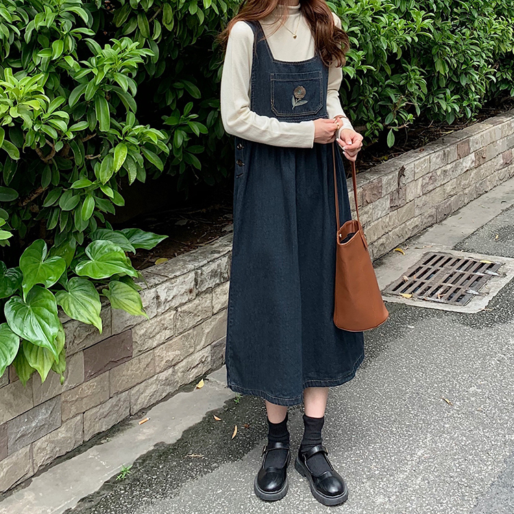 Embroidered small flower denim strap skirt women's all-match retro age-reducing ins loose and thin dress