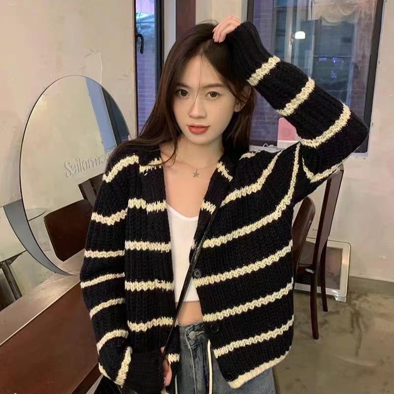 Striped hooded knitted sweater women's 2023 new autumn and winter fashion design sense all-match cardigan top