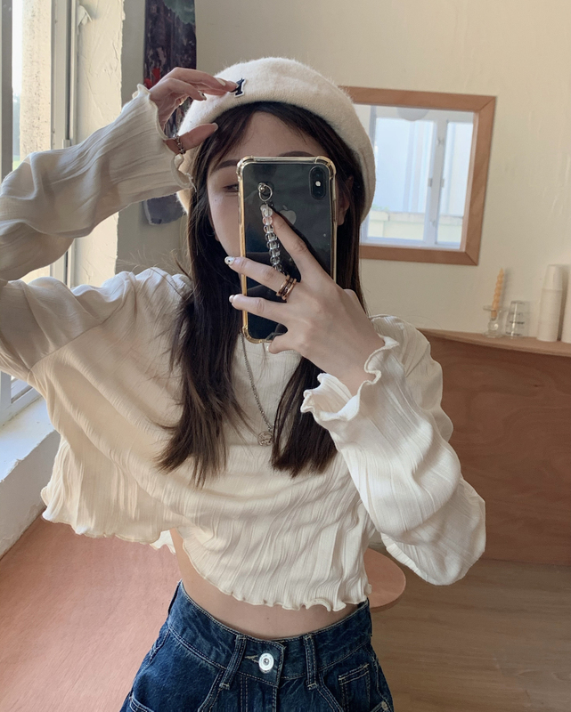 Retro niche pleated texture design solid color long-sleeved wavy round neck earring T-shirt autumn