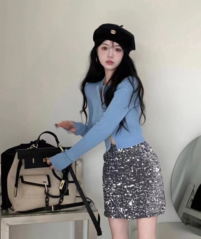 Fashion hot girl slim short long-sleeved sweater summer 2023 new BM slim zipper cardigan top female trend