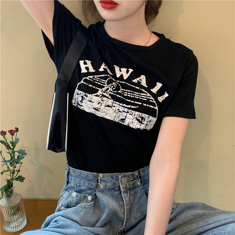 American retro short-sleeved T-shirt women's summer design sense hot girl short section